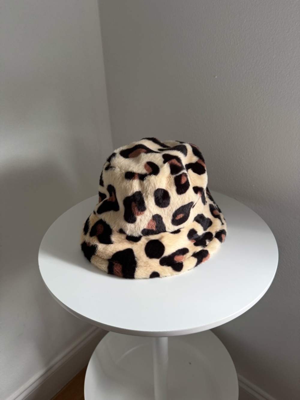 Faux Fur Leopard Bucket Hat - Cream Leopard Print